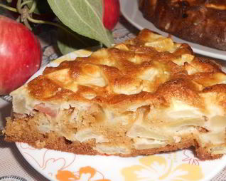 Яблочно-медовая шарлотка