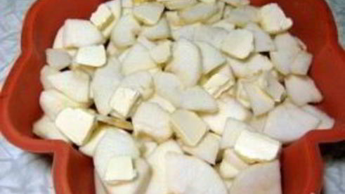 заливная шарлотка с яблоками