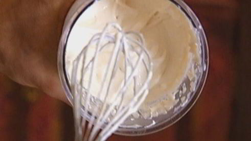 легкий штрудель с вишней и миндалем