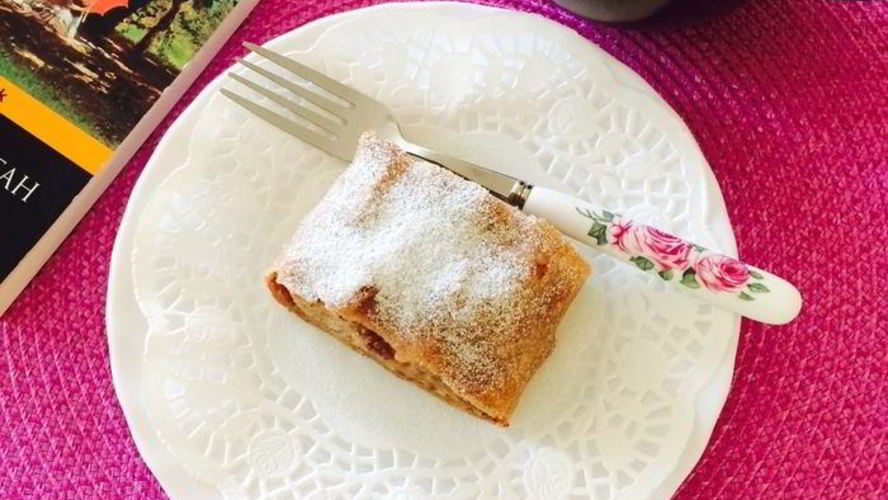 Рецепт полезного яблочного штруделя