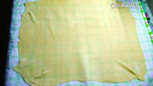 рождественский яблочный штрудель с орехами и сухофруктами