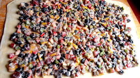 штрудель из ревеня и изюма