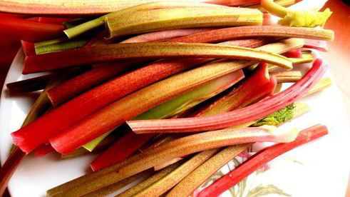 штрудель из ревеня и изюма