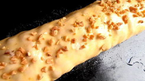 штрудель из ревеня и изюма