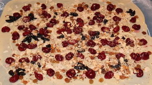 штрудель из вытяжного теста с вишнями