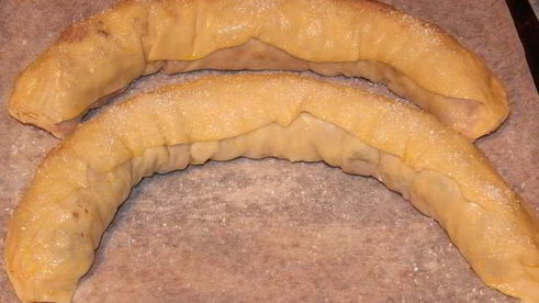 штрудель из вытяжного теста с вишнями