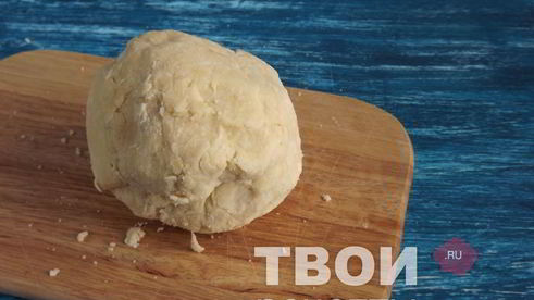 штрудель с грушей и сыром дор блю