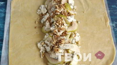 штрудель с грушей и сыром дор блю