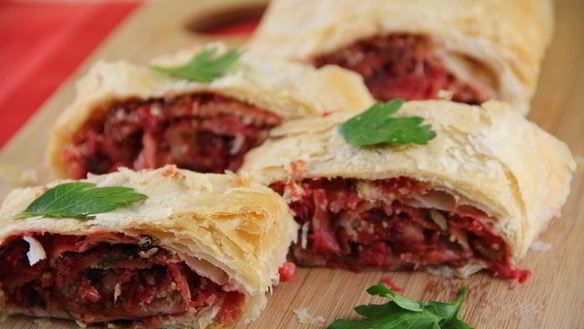 Рецепт Штруделя с капустой и свеклой
