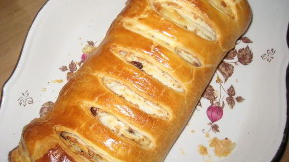 Рецепт Штруделя с яблоками и изюмом