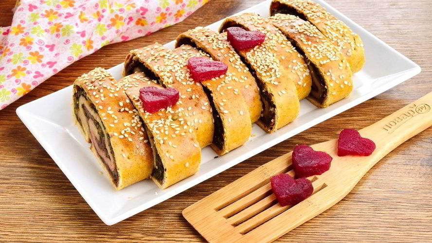 Рецепт штруделя со свеклой, сыром и шпинатом