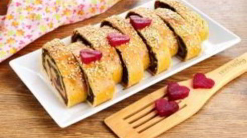 штрудель со свеклой, сыром и шпинатом