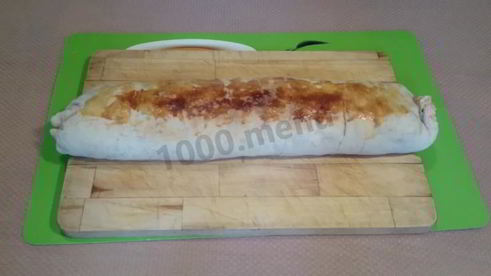 штрудель яблочный классический из слоеного теста