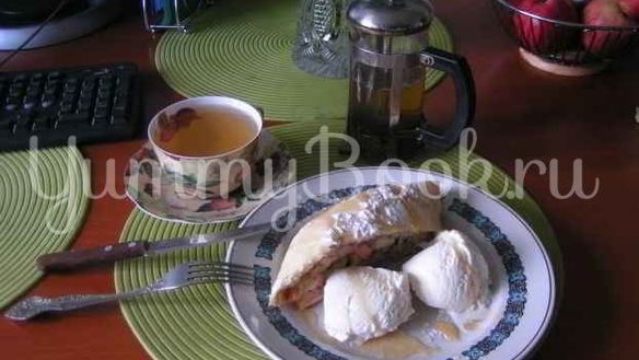 Рецепт Штруделя яблочного с мороженым