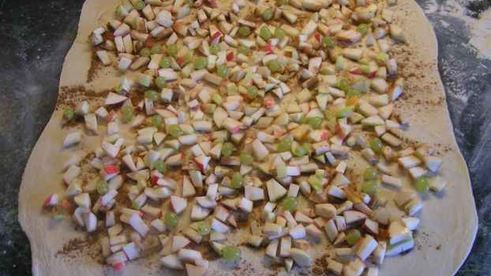 штрудель яблочный с мороженым