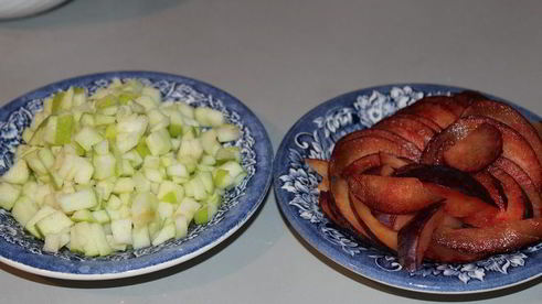 ванильный штрудель с яблоком, сливами и творогом