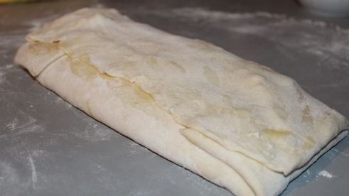 ванильный штрудель с яблоком, сливами и творогом