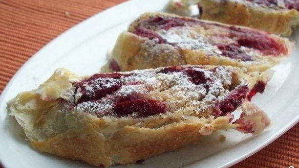 Рецепт Вишневого штруделя