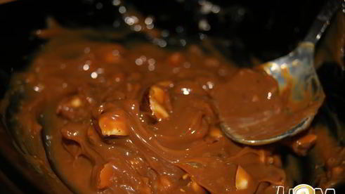 слоеные трубочки с вареной сгущенкой и орехами