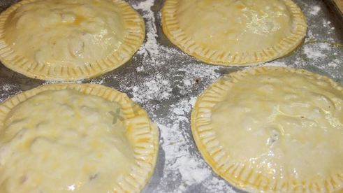 слойки из слоеного теста с мясом панама-мама