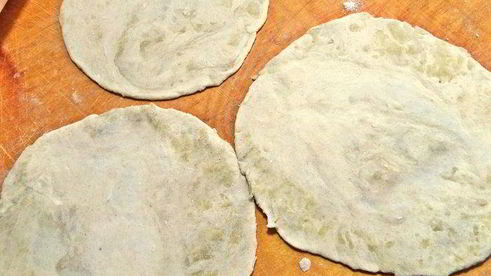 слойки с картошкой и лососем