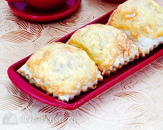 Слойки с сосисками