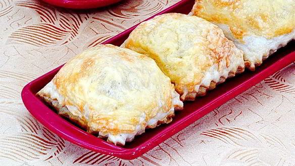 Рецепт Слоек с сосисками