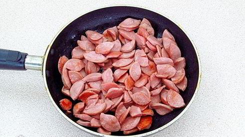 слойки с сосисками