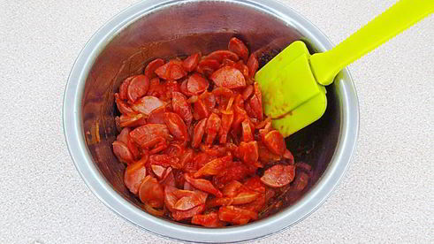 слойки с сосисками