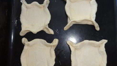 слойки с тыквой и тыквенными семечками