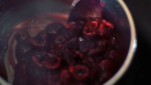 слойки со свежесваренным вареньем из слоеного теста