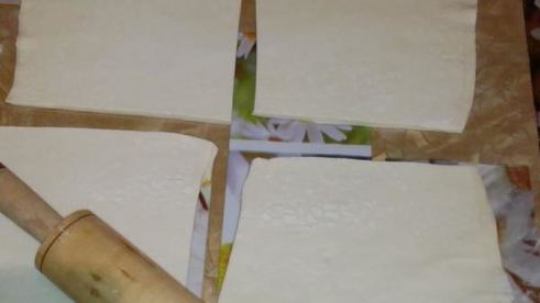 слойки вишенка из готового теста