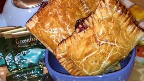 слойки вишенка из готового теста