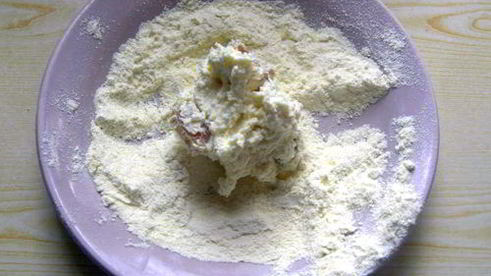 кукурузные сырники с вяленой грушей