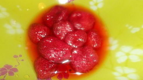 нежнейшие сырники с соусом клубника со сливками