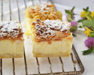 Сырник с персиками