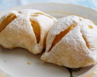 Слоеное тесто с яблоками