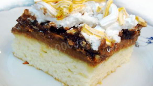 Рецепт Бисквита с ореховой начинкой и вареной сгущенкой