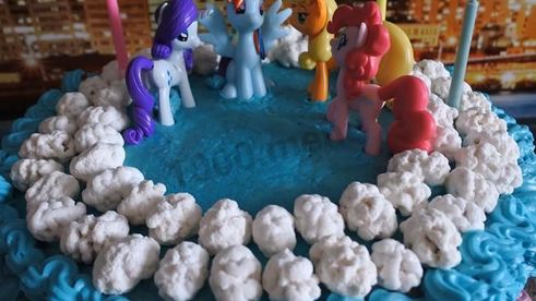 торт литл пони бисквитный из мастики