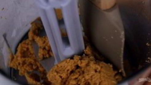 торт сникерс с соленой карамелью