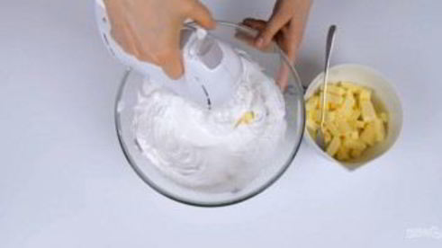 торт сникерс с соленой карамелью