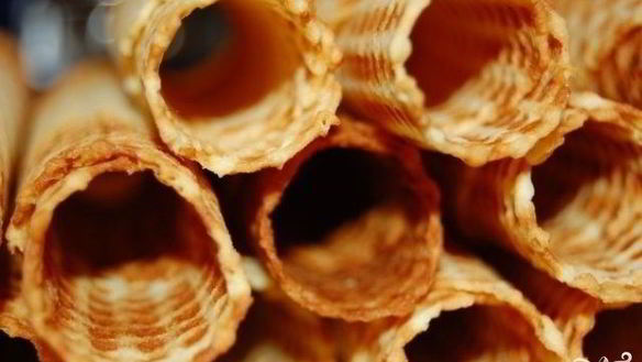 Рецепт Хрустящих вафельных трубочек