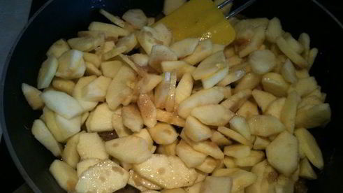 слоеные вафли с карамельными яблоками