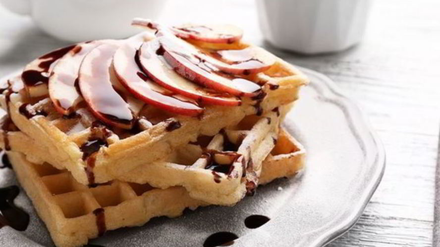 Рецепт вафель с жареными яблоками