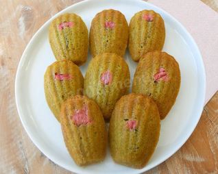 Выпечка с сакурой