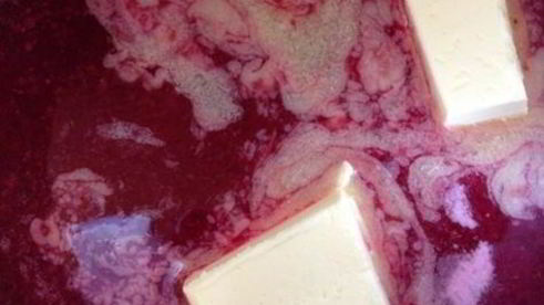 клубничные профитроли с творожно-базиликовым кремом