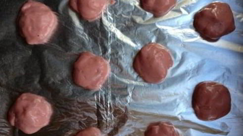 клубничные профитроли с творожно-базиликовым кремом