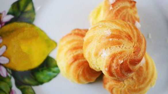 Рецепт Профитролей с лимонным заварным кремом