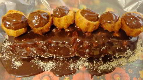 эклер праздничный