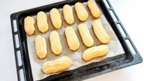 эклеры с белковым кремом
